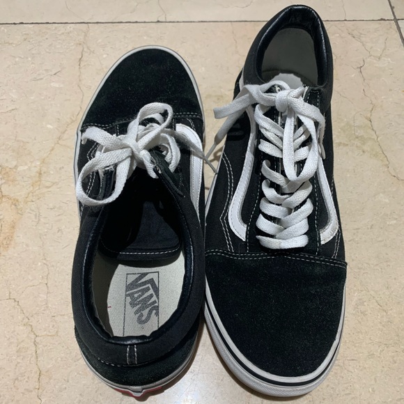 VANS OLD SKOOL SIDE STRIPE Size: 10.5 men, 12.0 women. - Picture 2 of 4